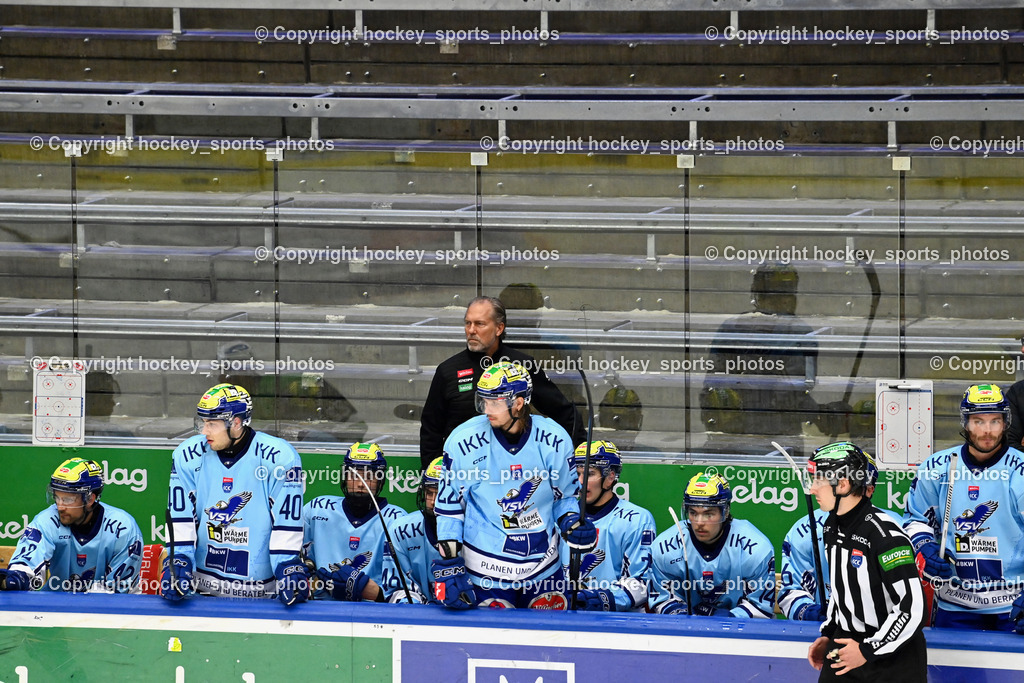 EC iDM Wärmepumpen VSV vs. KHL Sisak | Spielerbank EC VSV, Tray Tuomie Headcoach EC VSV, Baustelle, EC iDM Wärmepumpen VSV vs. KHL Sisak, EC iDM Wärmepumpen VSV vs. KHL Sisak am 02.09.2025 in Villach (Stadthalle Villach), Austria, (Photo by Bernd Stefan)
