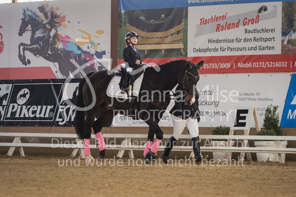 230319_HF-Schwm_Führzügel-241 | Herford-Schwarzenmoor, Dressurtag 2023, Führzügel-WB