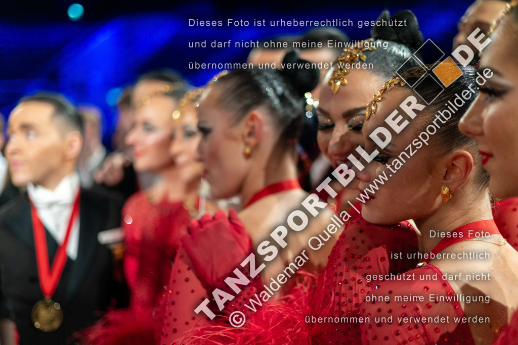 20251206-06260 | Hier finden Sie Tanz Bilder vom Latein und Standard Formationen tanzen. Sportbilder vom Tanzsport. Schöne Fotos und von Weltmeisterschaft, Europameisterschaft, Bundesliga, Regionalliga, Oberliga und Landesliga sowie von GOC Stuttgart, DanceComp, WM Bremen