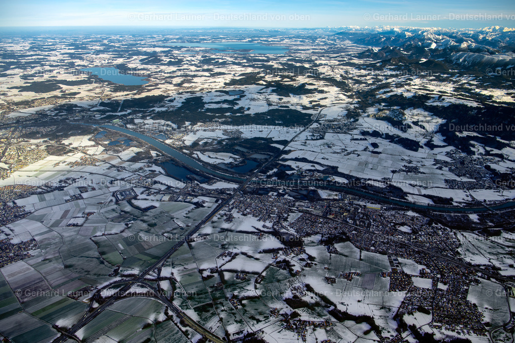 3900222 | Blick von Rosenheim über das Alpenvorland  mit Simsee und Chiemsee
