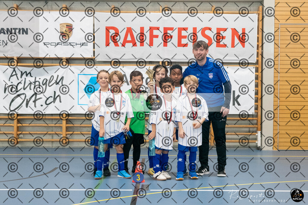 20241124_FCR-Hallenturnier-F3_3_007 | Sport und Naturfotografie von Roberto Esposito zeigt echte Momente Bewegung und die Schönheit der Natur. Ausdrucksstarke Bilder schaffen Emotionen.