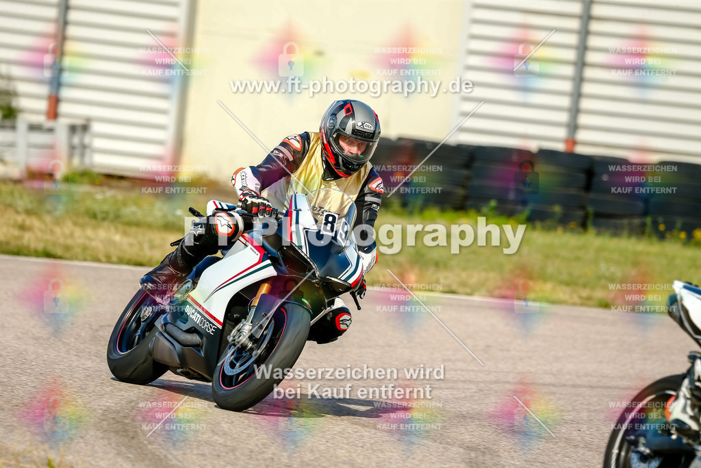 Chambley Juli-0197 | Hier findet Ihr Bilder von Touristenfahrten auf der Nürburgring Nordschleife oder von anderen Veranstaltungen die ich besucht habe. Viel Spass beim Durch Schauen 