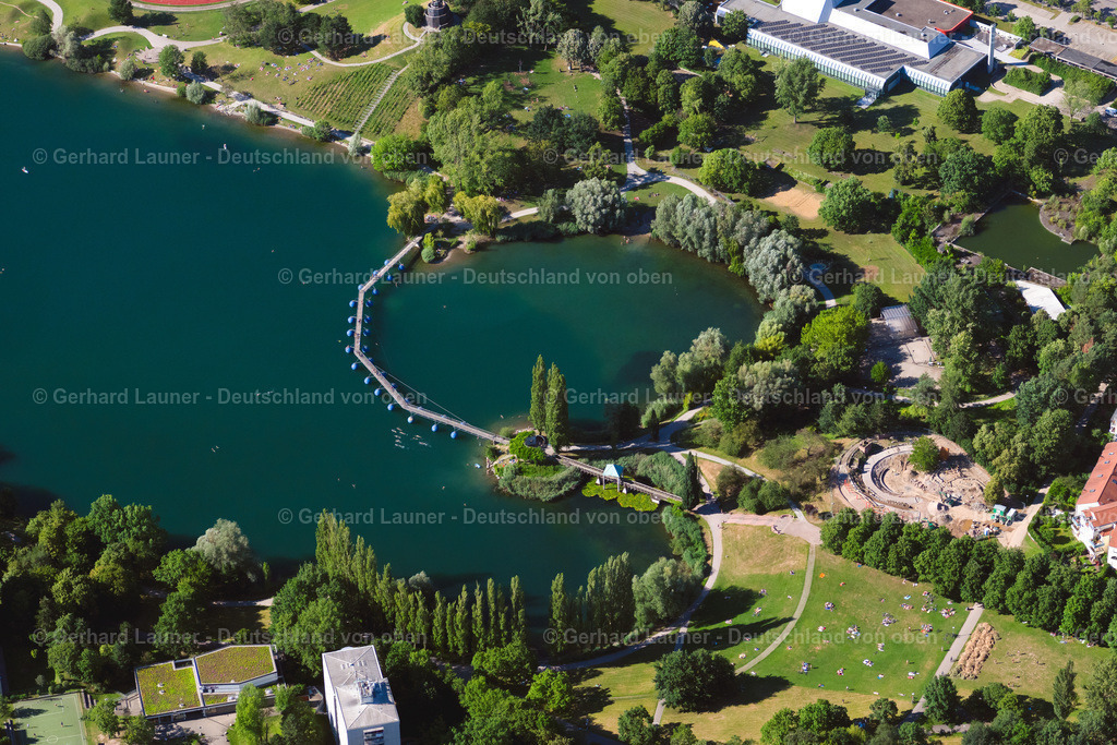 4034102 | FREIBURG IM BREISGAU 30.06.2020 Uferbereiche am Seegebiet des Flückigersee im Ortsteil Betzenhausen in Freiburg im Breisgau im Bundesland Baden-Württemberg, Deutschland. // Riparian areas on the lake area of Flueckigersee in the district Betzenhausen in Freiburg im Breisgau in the state Baden-Wurttemberg, Germany. Foto: Gerhard Launer