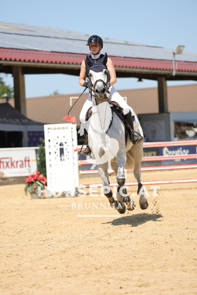 0P6A6917 | Willkommen bei Brunnmayr - Design & Fotografie – Ihrem Spezialisten für Reitturniere und Pferdeveranstaltungen in Oberösterreich, Salzburg und Bayern! Seit über 17 Jahren sind wir leidenschaftlich dabei.
