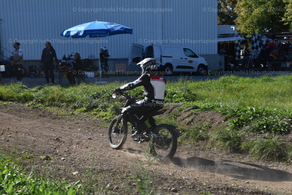 DSC_0127 | Sportfotografie , Motorsport, Motoross, Reitsport, Mointainbike, Enduro,
Landschaft , Outdoor, Eventfotografie, Landschaft, Bilder online bestellen - Realisiert mit Pictrs.com