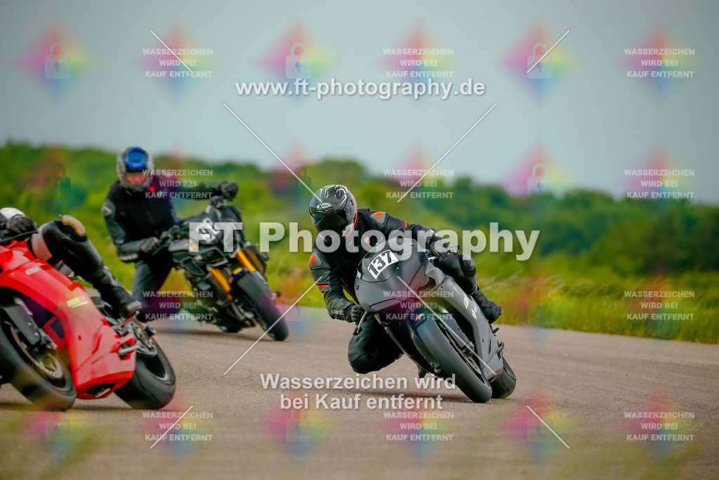 _MOT1899 | Hier findet Ihr Bilder von Touristenfahrten auf der Nürburgring Nordschleife oder von anderen Veranstaltungen die ich besucht habe. Viel Spass beim Durch Schauen 