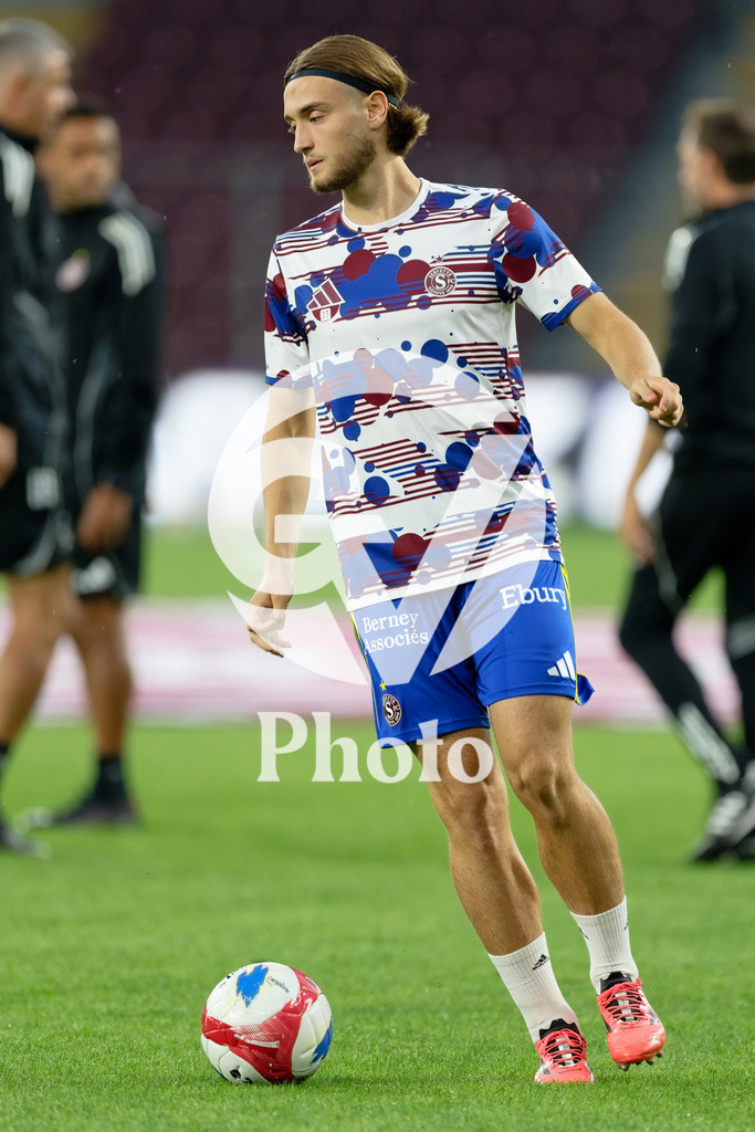 UEFA Conference League Play-offs 2nd leg - Servette FC v FC Shakhtar Donetsk | Leart Zuka (33 Servette FC) during warm-up prior the UEFA Conference League Play-offs 2nd leg match between Servette FC and FC Shakhtar Donetsk at Stade de Geneve in Geneva, Switzerland