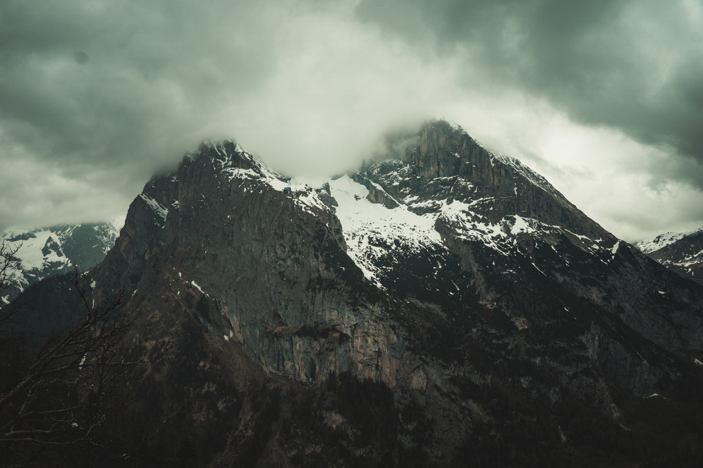 0033 | <meta name="keywords" content="Bergbilder, Hochzeitsfotografie, Actionshootings, Fotografiearbeiten, Berglandschaften, Naturfotografie">

 - Realisiert mit Pictrs.com