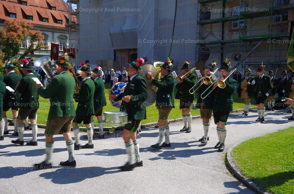 IMGP4666 | fotografiert von Axel PollmannLeonhardi Wallfahrt Benediktbeuern und Murnau, Fronleichnam, Fasching, Landschaft im Loisachtal und Benediktbeuern  - Realisiert mit Pictrs.com