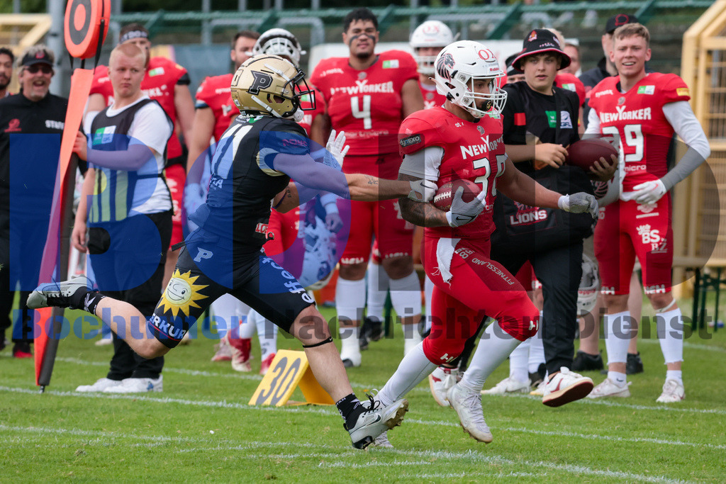 GFL: Paderborn Dolphins vs. New Yorker Lions{date} -  | {headline}(Foto: Sebastian Sendlak / BOND) - Realisiert mit Pictrs.com