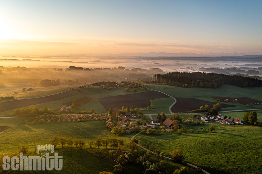 PS-Oberschwaben-2026-24 | Entdecke die größte Bildgalerie der Region mit Fotografien aus dem Allgäu, der Bodenseeregion, Oberschwaben, dem Donautal und der Schwäbischen Alb. Landschaften, Luftaufnahmen und Reisefotografie als Wandbild und Fotokunst. - Realisiert mit Pictrs.com
