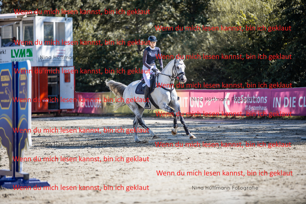 BK1A7189 | Turnierbilder Turnierfotos Nina Hüffmann Turnierfotografie Pferdefotografie Tierzeichnung Haustierzeichnung Pferdezeichnung Hundezeichnung Videograf  - Realisiert mit Pictrs.com