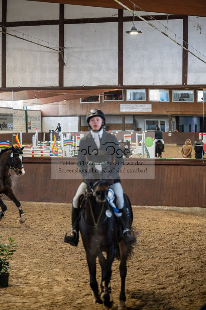 Hallenreittunier Voxtrup 2023 | Entdecke hochwertige Reitturnierfotos von Foto Oger. Professionell, emotional und authentisch – jetzt Lieblingsmomente im Shop bestellen.Deutschlandweite Turnierfotografie. - Realisiert mit Pictrs.com