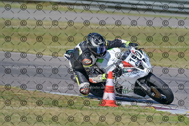 26BT02-0101 | markuskiefer.com - Realisiert mit Pictrs.com