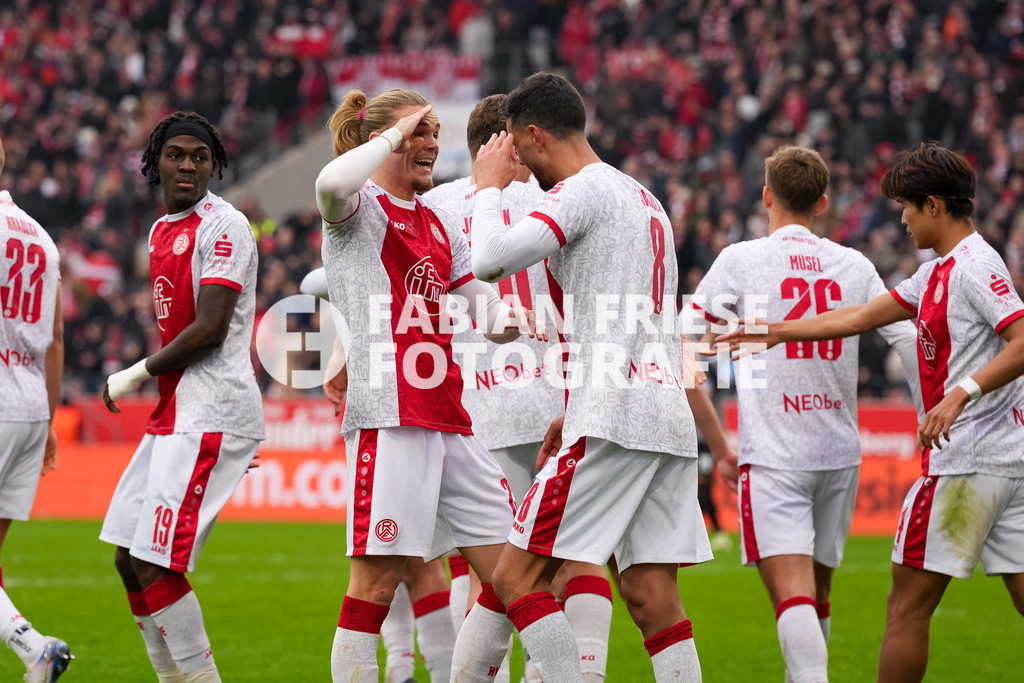 GER Rot-Weiss Essen vs. SSV Ulm, Fussball, 3. Liga, Spieltag 19, Saison 2025/2026, 20.12.2025 | GER Rot-Weiss Essen vs. SSV Ulm, Fussball, 3. Liga, Spieltag 19, Saison 2025/2026, 20.12.2025Foto: Fabian Friese - Realisiert mit Pictrs.com