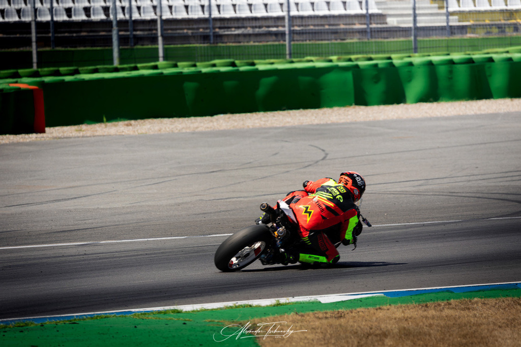 Ducati Trackday Hockenheimring 2026 | Entdecken Sie die faszinierende Welt von Alexander Tschuncky Arts: Kreative Fotografie, atemberaubende Automobilkunst und hochwertiger Bilderdruck. Lassen Sie sich inspirieren! - Realisiert mit Pictrs.com