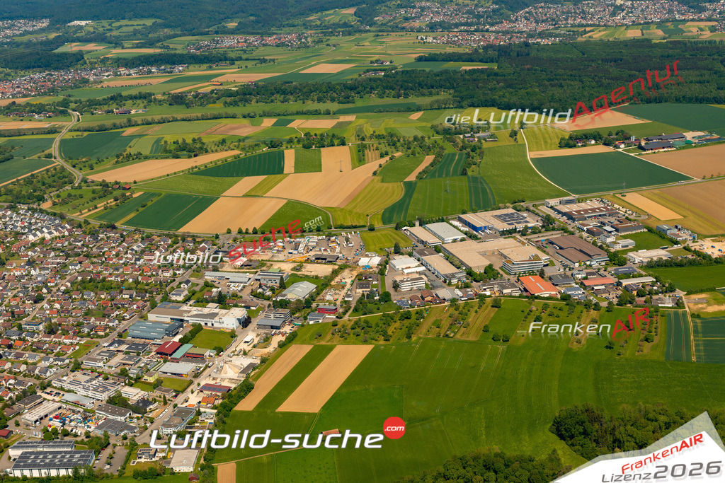 Das Luftbild zeigt :  Schlierbach - Die Luftaufnahme wurde 2024 vom UL-Flugzeug aus erstellt ( keine Drohne ) - Hochauflösende Luftaufnahme - Für grossformatige Ausdrucke geeignet. Die Geschenkidee !Mit Lizenz und Bildrechte bestellbar