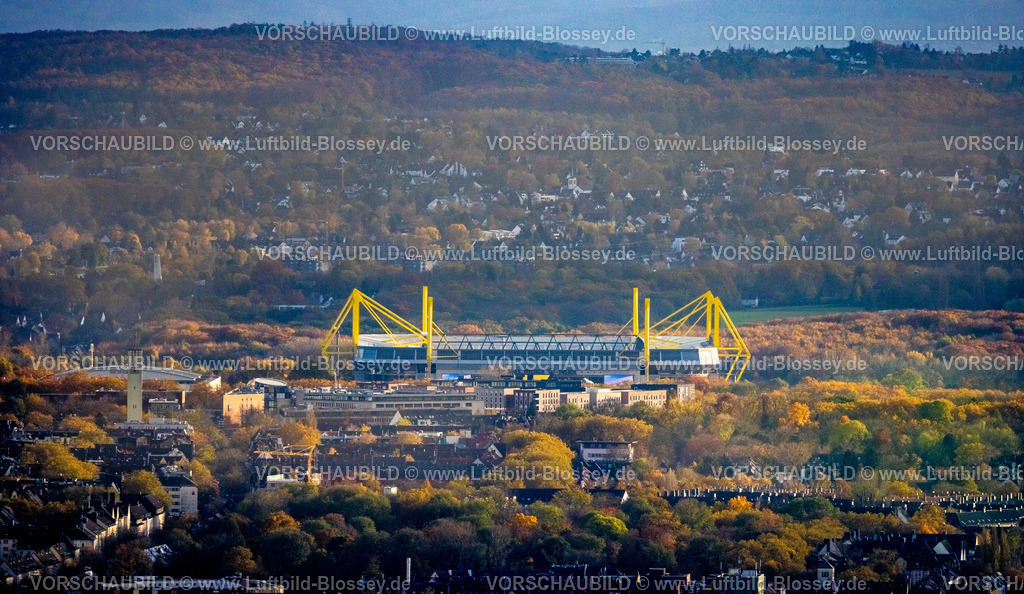 Dortmund231102142 | Luftbild, Skyline mit Blick zum Bundesligastadion des BVB 09 Borussia Dortmund, Wohngebiet mit Herbstwald und herbstlichen Laubbäumen, Westfalenhalle, Dortmund, Ruhrgebiet, Nordrhein-Westfalen, Deutschland