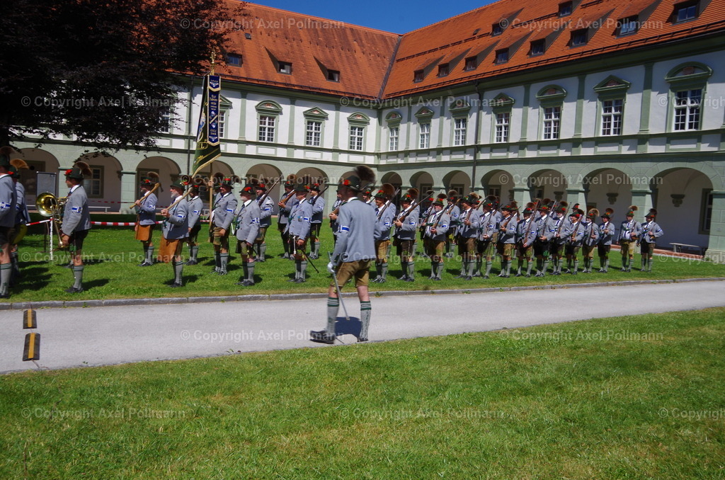 IMGP6744 | fotografiert von Axel PollmannLeonhardi Wallfahrt Benediktbeuern und Murnau, Fronleichnam, Fasching, Landschaft im Loisachtal und Benediktbeuern  - Realisiert mit Pictrs.com