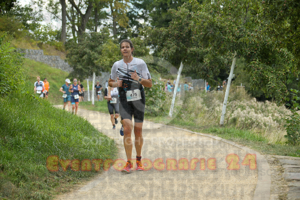250824_1351_EX1_3958 | Sportfotografie im Rhein-Sieg Kreis, Köln, Bonn, NRW, Rheinland Pfalz, Hessen, etc. Unser Tätigkeitsfeld umfasst den Laufsport vom Volkslauf über den Marathon, Duathlon, Triathon bis zum Ultralauf wie Kölnpfad Ultra oder Schindertrail.