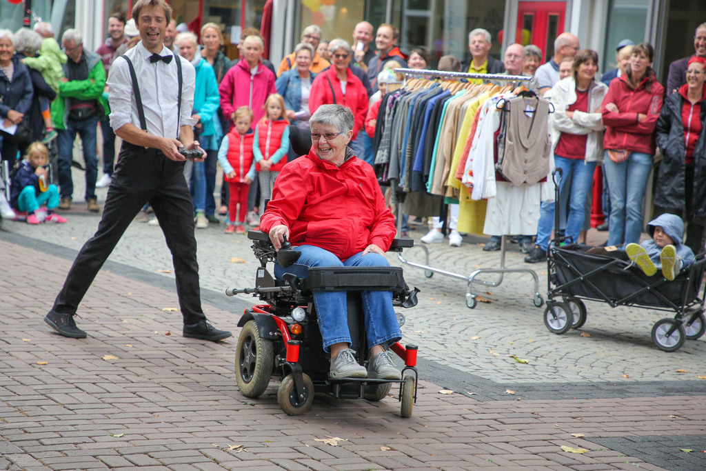 ShivaGrings_Act1_073 | Bildergalerie von Sport-Ereignissen aber auch von weiteren spannenden Dingen - nicht nur vom Niederrhein. In Anlehnung an den bekannten Spruch von Hanns Dieter Hüsch heißt das Motto: "Niederrhein ist überall".  - Realisiert mit Pictrs.com