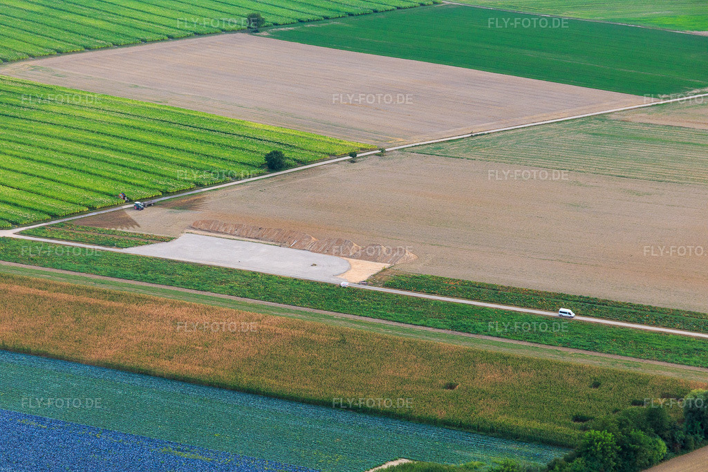 Luftbild: Baustelle Windrad Fundament in Hatzenbühl im Bundesland Rheinland-Pfalz in Deutschland. Foto: IMG_094557.jpg vom 02.09.2016 durch Werner Riehm/FLY-FOTO.de