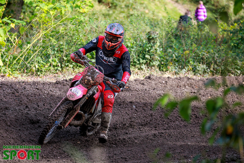 OpenTrack2024_Sonntag_Hobbyfahrer_243 | Bildergalerie von Sport-Ereignissen aber auch von weiteren spannenden Dingen - nicht nur vom Niederrhein. In Anlehnung an den bekannten Spruch von Hanns Dieter Hüsch heißt das Motto: "Niederrhein ist überall".  - Realisiert mit Pictrs.com