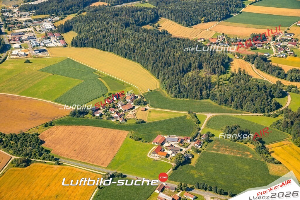 Das Luftbild zeigt : Reitelshofen Lauterhofen - Die Luftaufnahme wurde 2024 vom UL-Flugzeug aus erstellt ( keine Drohne ) - Hochauflösende Luftaufnahme - Für grossformatige Ausdrucke geeignet. Die Geschenkidee !Mit Lizenz und Bildrechte bestellbar