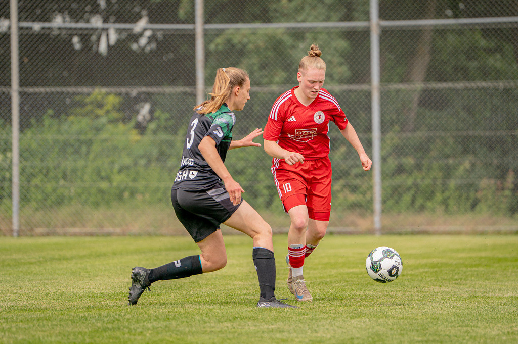 Fußball I Frauen I Saison 2025-2026 I Niedersachsen-Pokal I Finale I FC Jesteburg-Bendestorf - Hannover 96 I 22372 | jns.sportfotos - Realisiert mit Pictrs.com