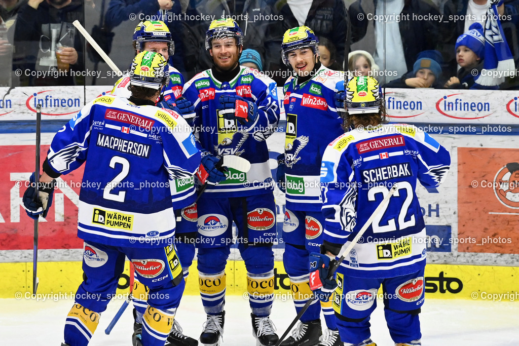 EC IDM WÄRMEPUMPEN VSV vs. Vienna Capitals | Jubel EC VSV Mannschaft, #77 Philipp Lindner EC VSV, #16 Kevin Hancock EC VSV, #40 Elias Wallenta EC VSV, #2 Dylan MacPherson EC VSV, #22 Nikita Scherbak EC VSV, EC IDM WÄRMEPUMPEN VSV vs. Vienna Capitals, EC IDM WÄRMEPUMPEN VSV vs. Vienna Capitals am 16.11.2025 in Villach (Stadthalle Villach), Austria, (Photo by Bernd Stefan)