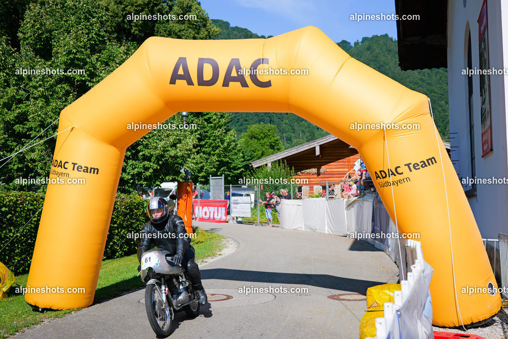 P1025723 | Erleben Sie atemberaubende, hochqualitative Fotos Ihrer Fahrt entlang der malerischen Alpenstraßen. Besuchen Sie alpineshots.com, um professionelle Aufnahmen Ihrer unvergesslichen Reise zu finden und zu kaufen - Realisiert mit Pictrs.com