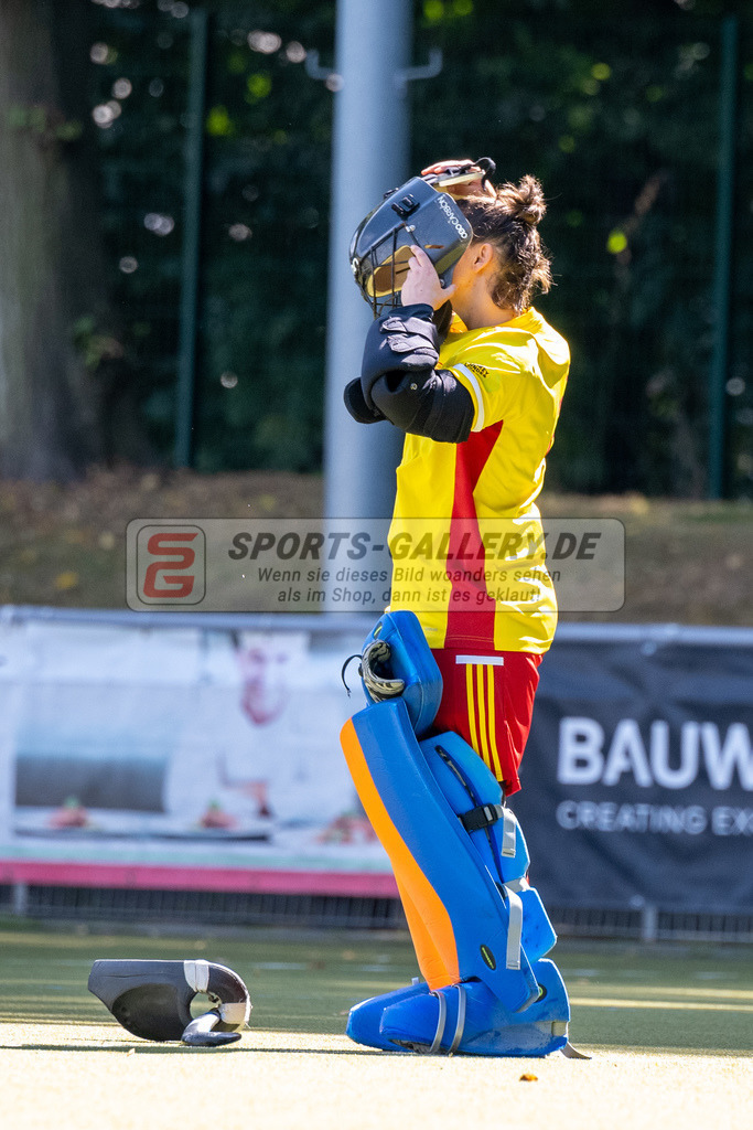 SFE_20220903_0077 | Ana Calvo ( Torfrau Bremer HC #25 )  ; 1. Bundesliga Hockey Herren Rot-Weiss Köln - Bremer HC am 03.09.2022 in Köln (KTHC Stadion Rot-Weiss Köln Tennis and Hockey Club), Photo: Stephan Fehrmann 2022 (Sports-Gallery)
