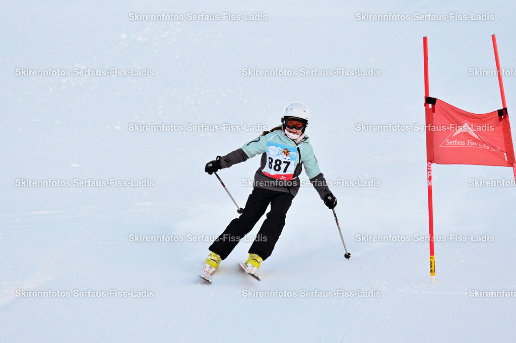 SRF_25.12.2025_0267 | Skirennfotos,Serfaus,Fiss,Ladis,Kinderskirennen,Winter,Tirol,Oberland,skirace,SFL,feelfree,weil wir's genießen,ski,Ski,skifahren,Sonnenplateau, - Realisiert mit Pictrs.com