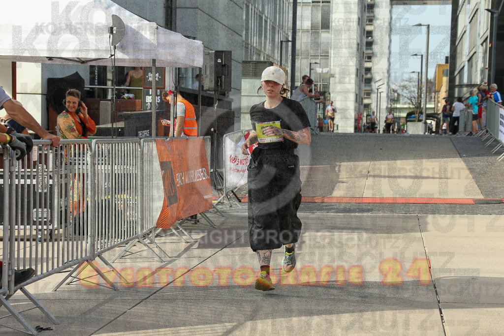 250920_1542_EX1_0505 | Sportfotografie im Rhein-Sieg Kreis, Köln, Bonn, NRW, Rheinland Pfalz, Hessen, etc. Unser Tätigkeitsfeld umfasst den Laufsport vom Volkslauf über den Marathon, Duathlon, Triathon bis zum Ultralauf wie Kölnpfad Ultra oder Schindertrail.