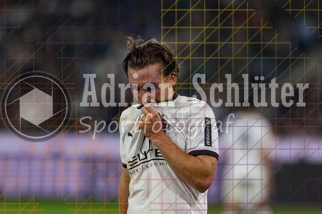 Borussia Mönchengladbach vs Eintracht Frankfurt - Bundesliga  | Mönchengladbach, Deutschland, 27.09.25:   Rocco Reitz (Borussia Mönchengladbach) ist enttäuscht waehrend des Spiels der Bundesliga zwischen Borussia Mönchengladbach vs Eintracht Frankfurt im Stadion im Borussia Park(Foto von Brauer-Fotoagentur / Adrian Schlueter)