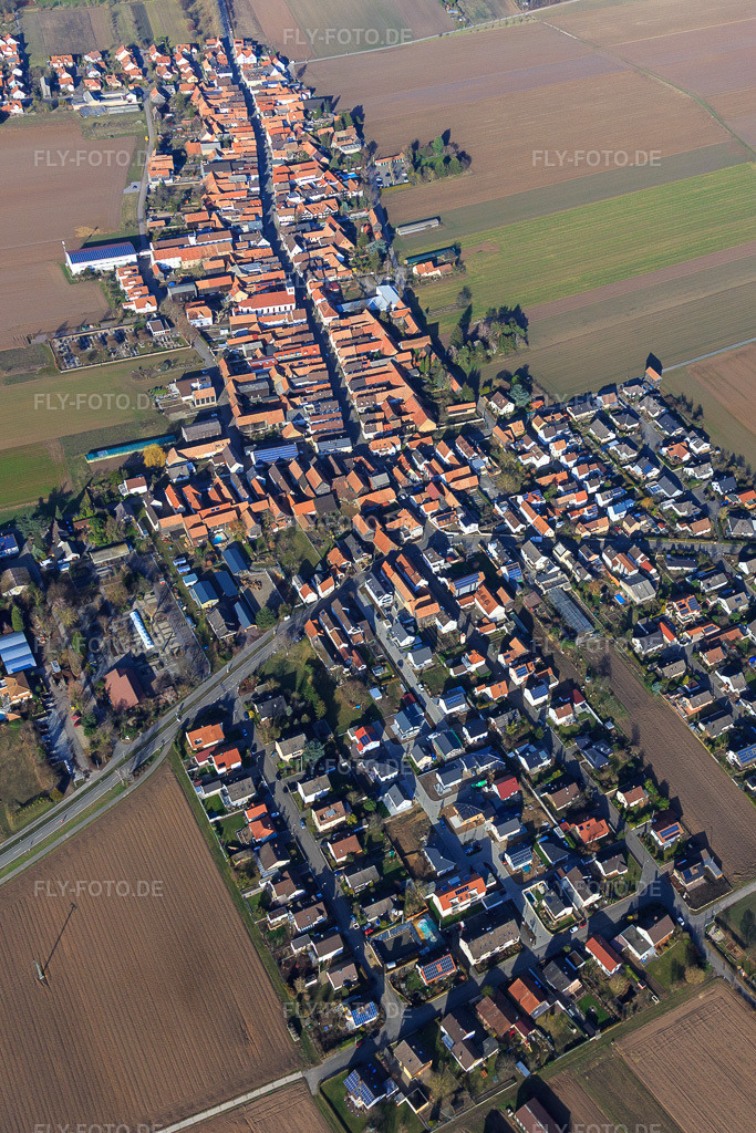 Luftbild: Dorfübersicht aus Süden im Ortsteil Hayna in Herxheim im Bundesland Rheinland-Pfalz in Deutschland. Foto: IMG_112604.jpg vom 13.02.2019 durch Werner Riehm/FLY-FOTO.de