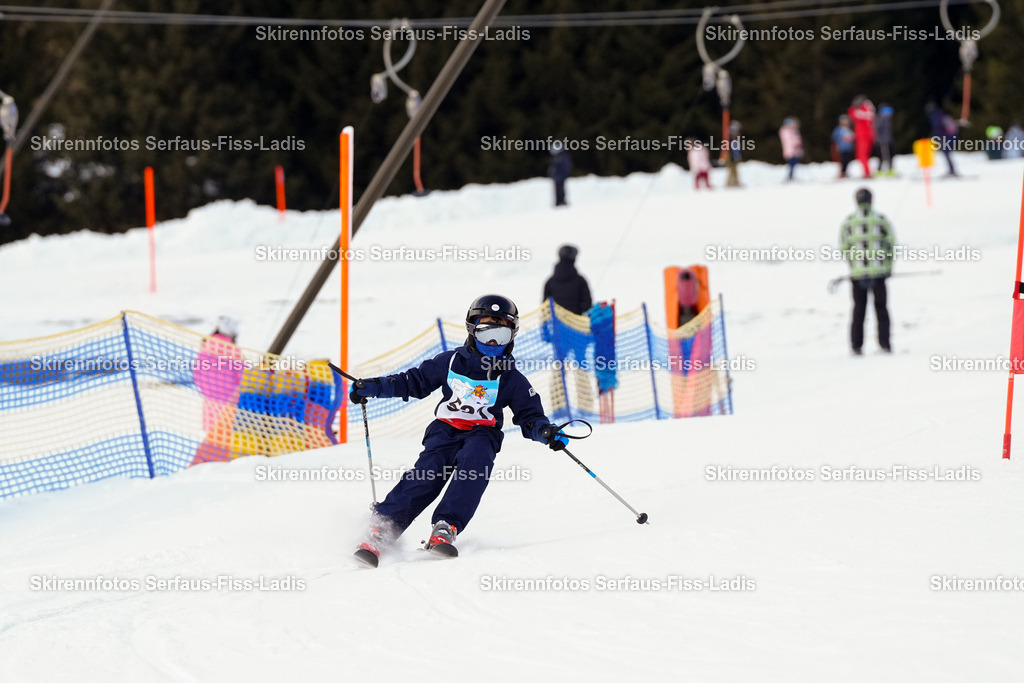 SRF_02.01.2026_0880 | Skirennfotos,Serfaus,Fiss,Ladis,Kinderskirennen,Winter,Tirol,Oberland,skirace,SFL,feelfree,weil wir's genießen,ski,Ski,skifahren,Sonnenplateau, - Realisiert mit Pictrs.com