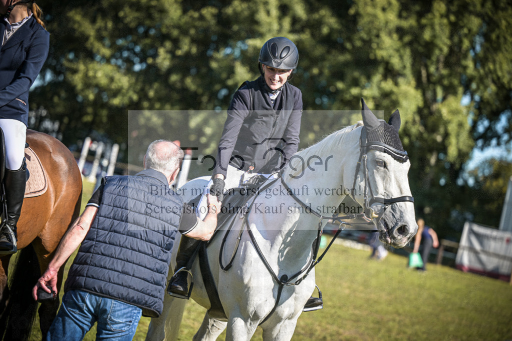 DOS_0066 | Entdecke hochwertige Reitturnierfotos von Foto Oger. Professionell, emotional und authentisch – jetzt Lieblingsmomente im Shop bestellen.Deutschlandweite Turnierfotografie. - Realisiert mit Pictrs.com