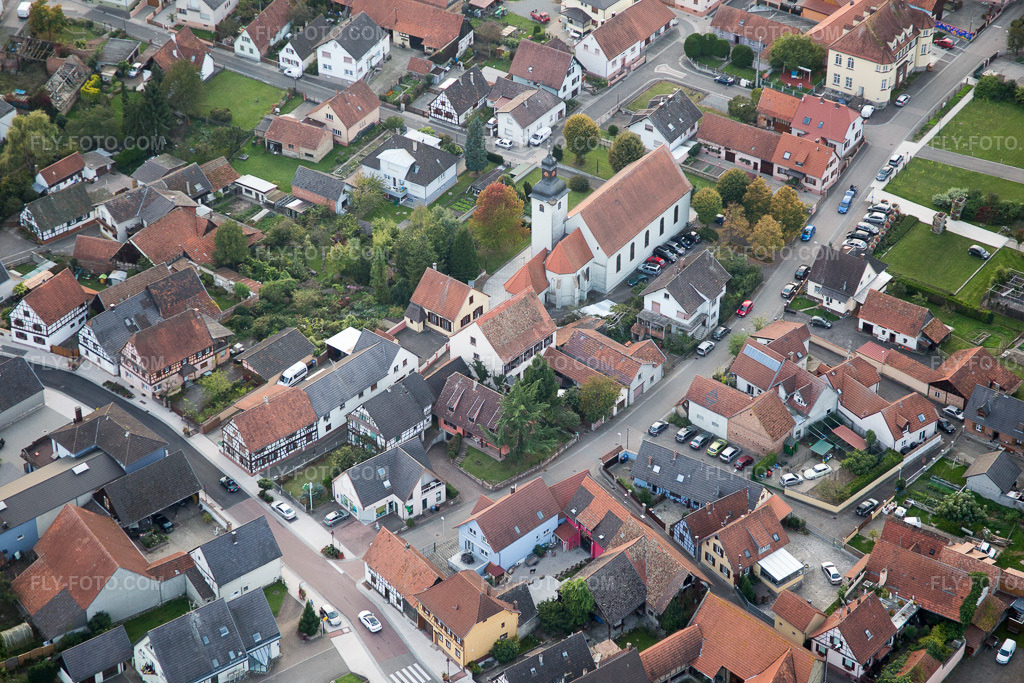 Aerial view: View of the town in Beinheim in the state Bas-Rhin, France.Photo: IMG_074464.jpg taken on 10/04/2014 by Werner Riehm/FLY-FOTO.comResolution of the original: 5472 x 3648 px
