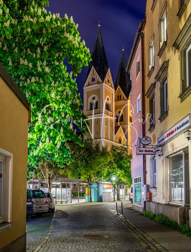 Weiden i.d.Opf in der blauen Stunde | simonsuess - Realisiert mit Pictrs.com