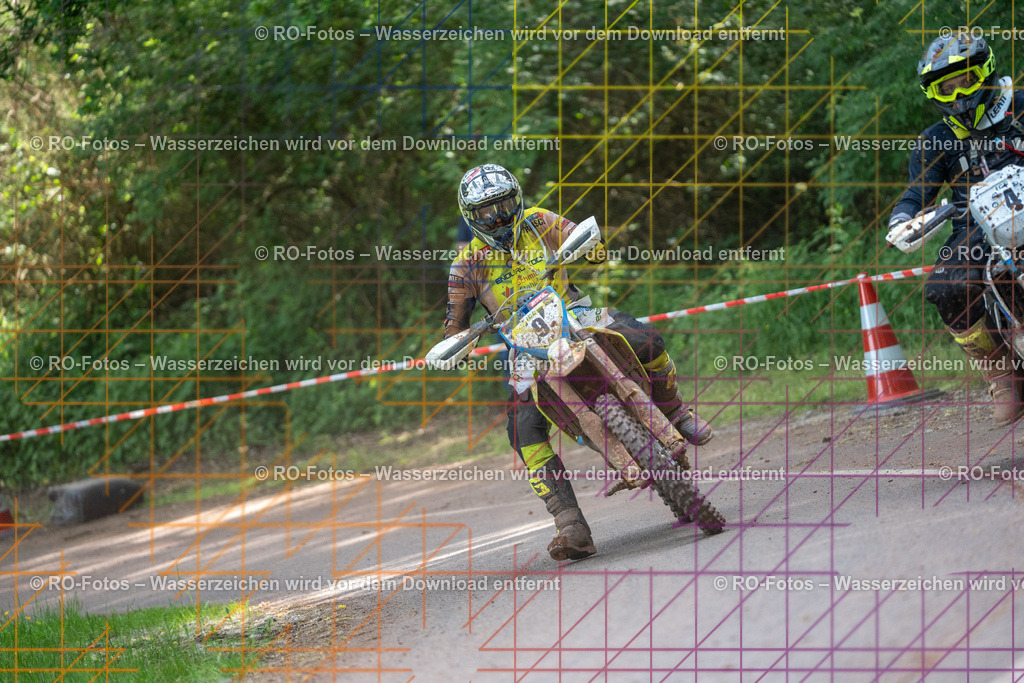 Wolfshausen 4 Lauf -1339 | Sportfotografie von RO-Fotos: Motorsport, Motocross, Enduro, Laufveranstaltungen und Triathlon. Professionelle Fotos von Sportlern und Events. - Realisiert mit Pictrs.com
