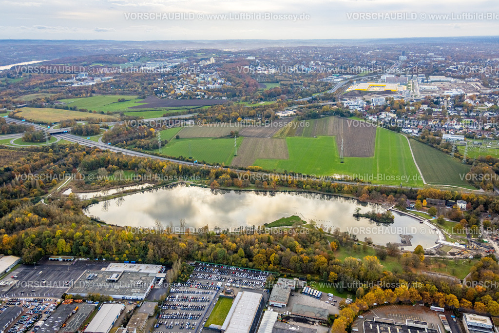 Bochum231102259 | Luftbild, Ümminger See Naherholungsgebiet, Baumaßnahmen für Hochwasserschutz und Renaturierung Harpener Bach, Fernsicht mit der Autobahn A43 zum Baugebiet Mark 51/7 und der RUB Ruhr-Universität Bochum, Langendreer-Alter Bahnhof, Bochum, Ruhrgebiet, Nordrhein-Westfalen, Deutschland