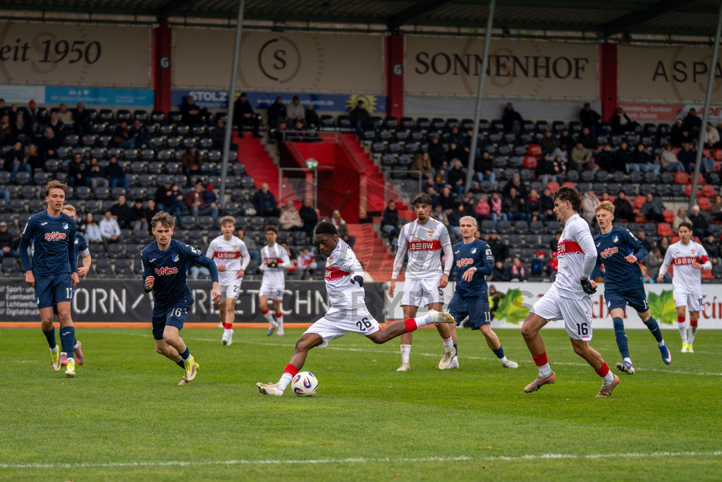 VfB Stuttgart II vs. TSG Hoffenheim II, Fussball, 3. Liga, 26. Spieltag, 15.03.2026 | Justin Diehl (VfB Stuttgart II, #26),VfB Stuttgart II vs. TSG Hoffenheim II, Fussball, 3. Liga, 26. Spieltag, 15.03.2026Foto: photosbyphips/Philip Ziegler
