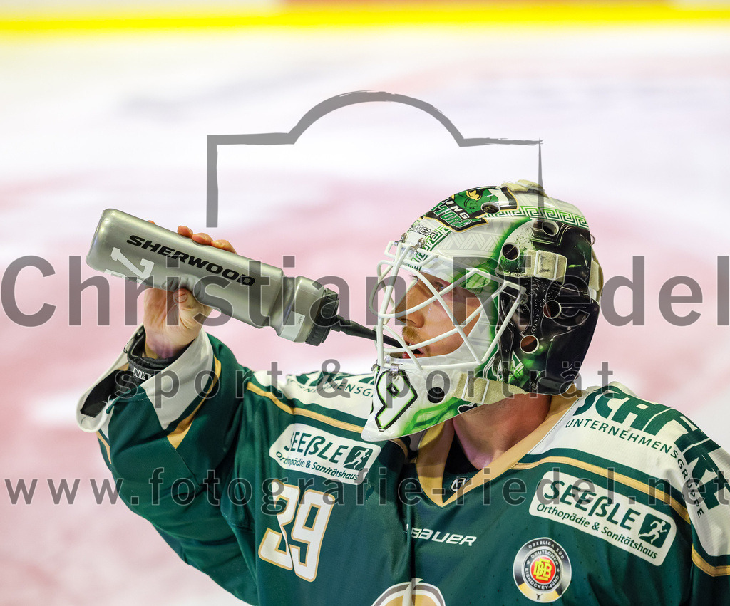 2025-09-26_051_TSV_Erding_gegen_SC_Riessersee | Erding, Deutschland, 26.09.2025:Eishockey, Oberliga Süd 2025 / 2026, 3. Spieltag, TSV Erding gegen SC Riessersee, Endergebnis: 3:5Torwart Leon Meder (Erding Gladiators, #39)Foto: Christian Riedel / fotografie-riedel.net