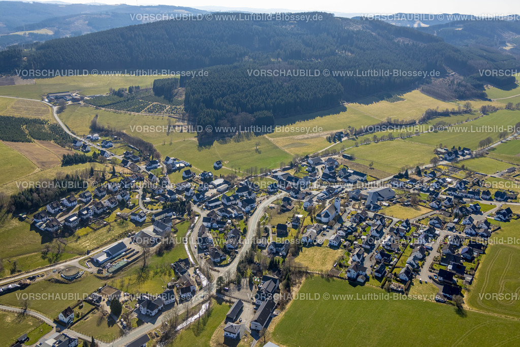 Eslohe220303989 | Luftbild, Ortsansicht Sieperting,enge Ortsdurchfahrt,  Eslohe, Sauerland, Nordrhein-Westfalen, Deutschland