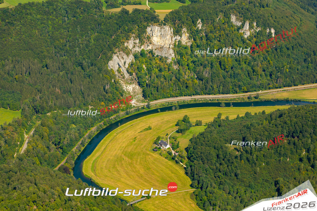 Das Luftbild zeigt : Donauschleife Beuron - Die Luftaufnahme wurde 2024 vom UL-Flugzeug aus erstellt ( keine Drohne ) - Hochauflösende Luftaufnahme - Für grossformatige Ausdrucke geeignet. Die Geschenkidee !Mit Lizenz und Bildrechte bestellbar