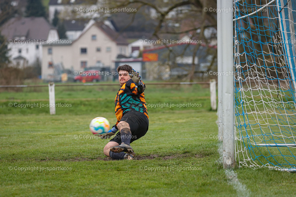 Kombach_Wiesenbach (16) | 08.04.2023; Kreisliga B Biedenkopf; Rasenplatz Kombach; FC Kombach - FV Wiesenbach; Ergebnis 4:4 (2:1)