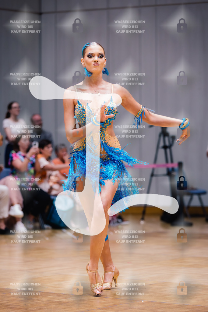 GOC 2025 - WDSF Solo Junior II Latin Female - 2025-08-21-7630 | Webshop for digital downloads and prints of dance sport, event & show photographer Julian Link - Realisiert mit Pictrs.com