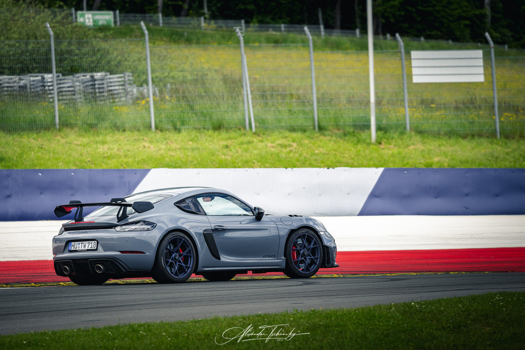 R6PZ2227 _Alexander Tschuncky | Entdecken Sie die faszinierende Welt von Alexander Tschuncky Arts: Kreative Fotografie, atemberaubende Automobilkunst und hochwertiger Bilderdruck. Lassen Sie sich inspirieren! - Realisiert mit Pictrs.com
