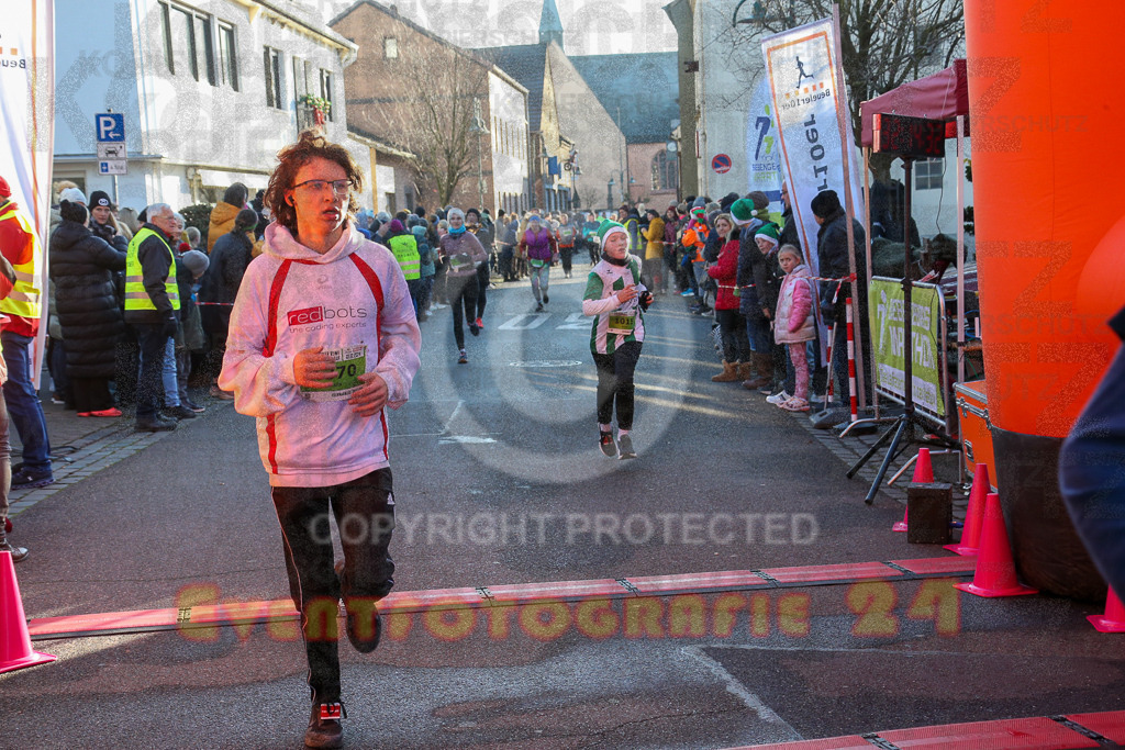 241201_1057_EX1_9461 | Sportfotografie im Rhein-Sieg Kreis, Köln, Bonn, NRW, Rheinland Pfalz, Hessen, etc. Unser Tätigkeitsfeld umfasst den Laufsport vom Volkslauf über den Marathon, Duathlon, Triathon bis zum Ultralauf wie Kölnpfad Ultra oder Schindertrail.